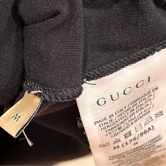 Gucci Unisex Black Tee with Red Accent - Picture 4 of 6
